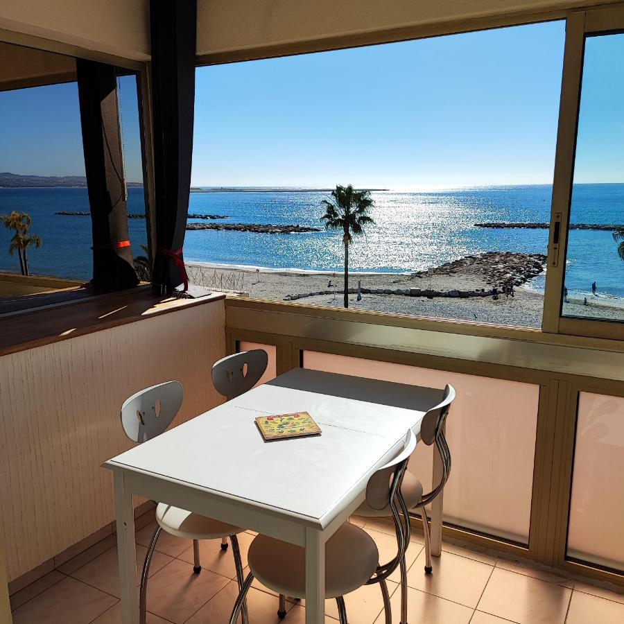 Grand Studio Bord De Mer- Acces Direct Aux Plages Saint-Laurent-du-Var Buitenkant foto